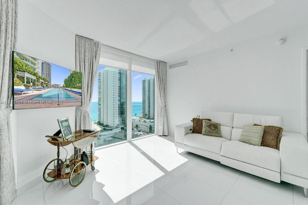 150 Sunny Isles Blvd # 1606 Unit: 1-1606