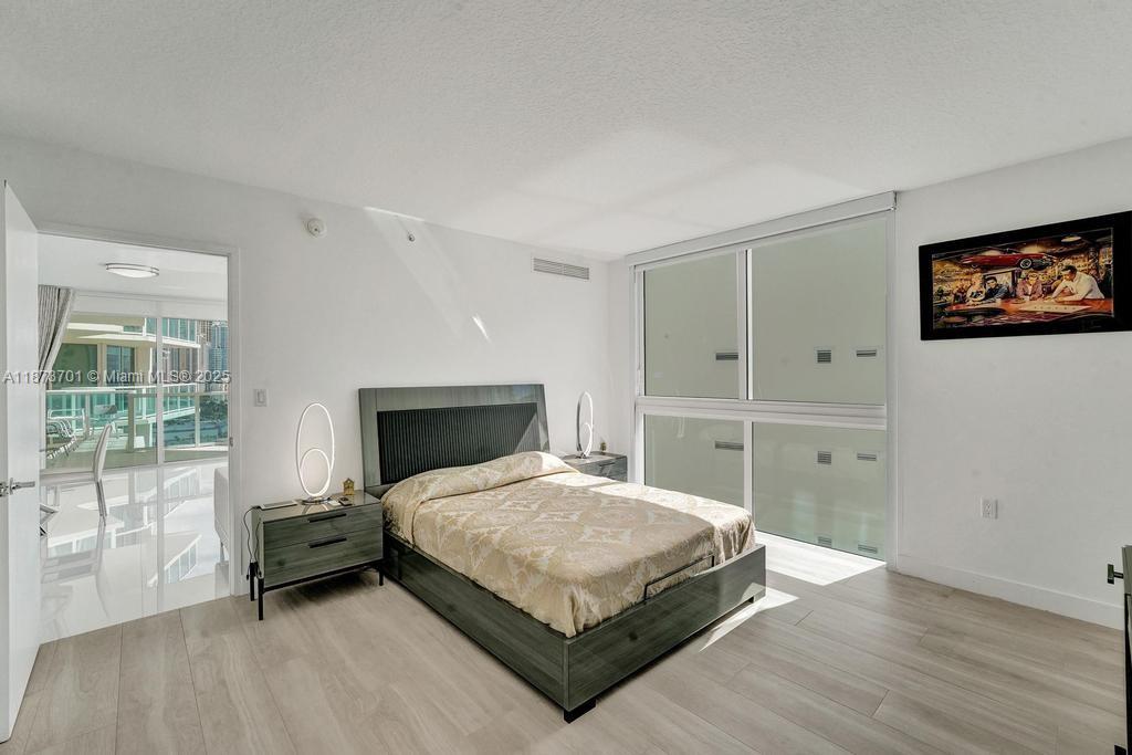 150 Sunny Isles Blvd # 1606 Unit: 1-1606