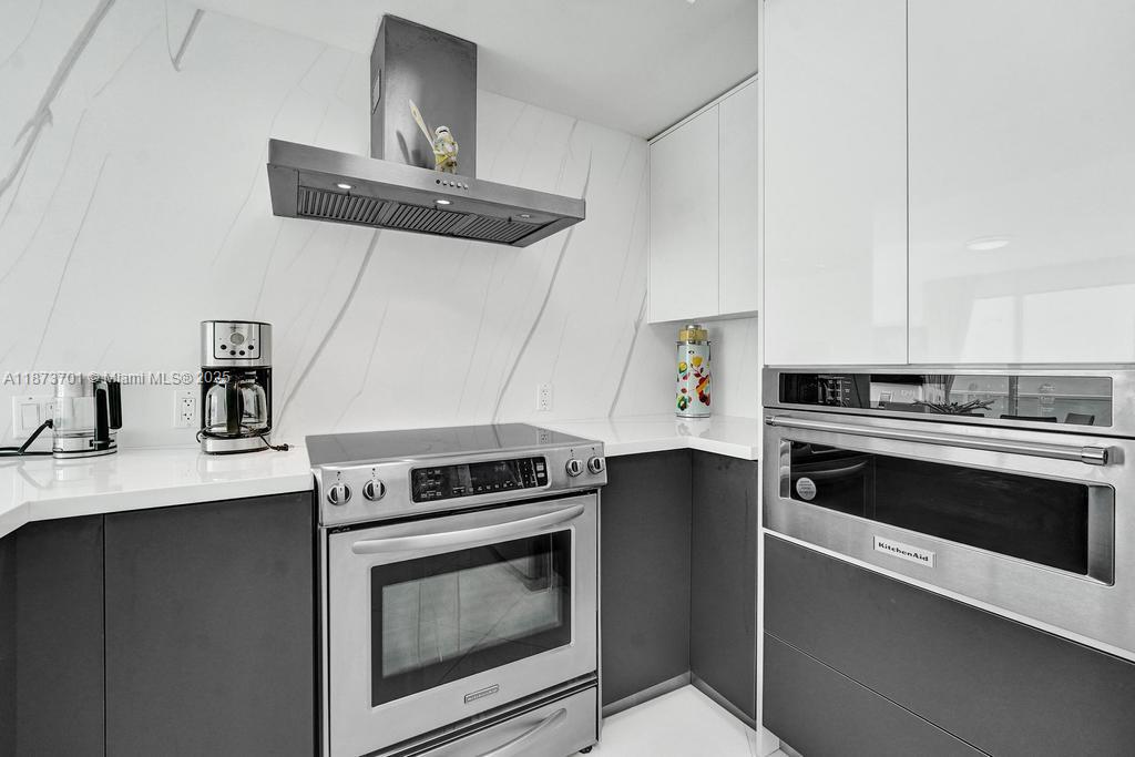 150 Sunny Isles Blvd # 1606 Unit: 1-1606