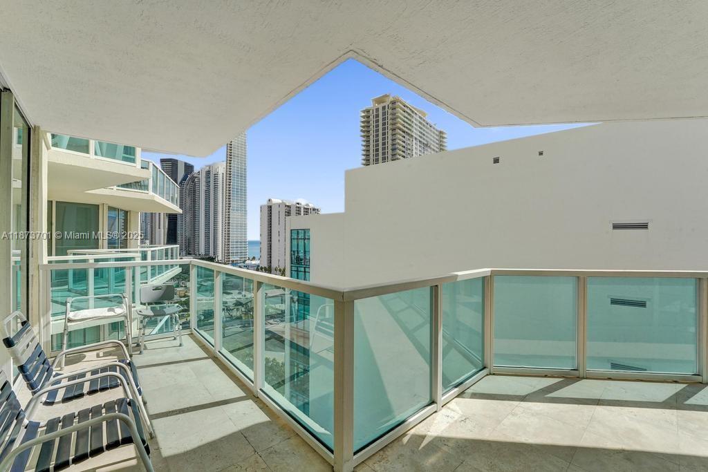 150 Sunny Isles Blvd # 1606 Unit: 1-1606