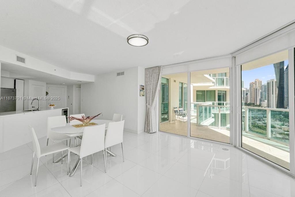 150 Sunny Isles Blvd # 1606 Unit: 1-1606
