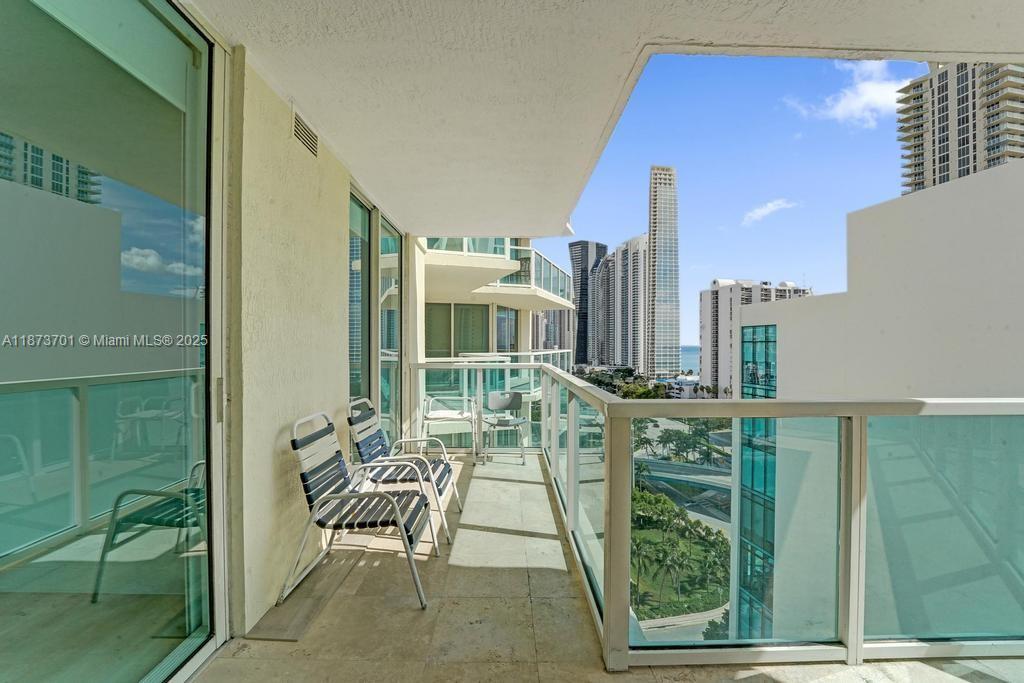 150 Sunny Isles Blvd # 1606 Unit: 1-1606