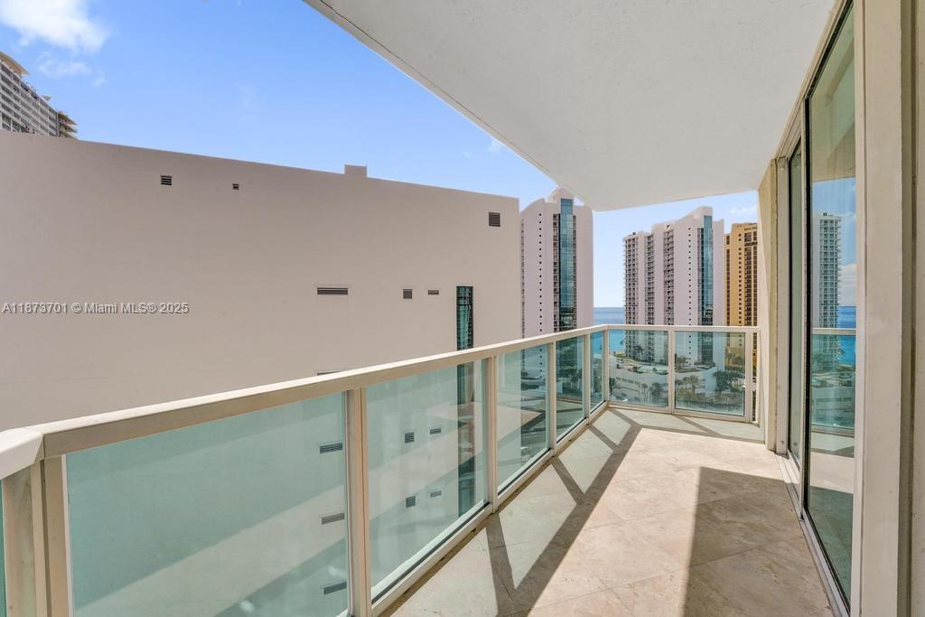 150 Sunny Isles Blvd # 1606 Unit: 1-1606