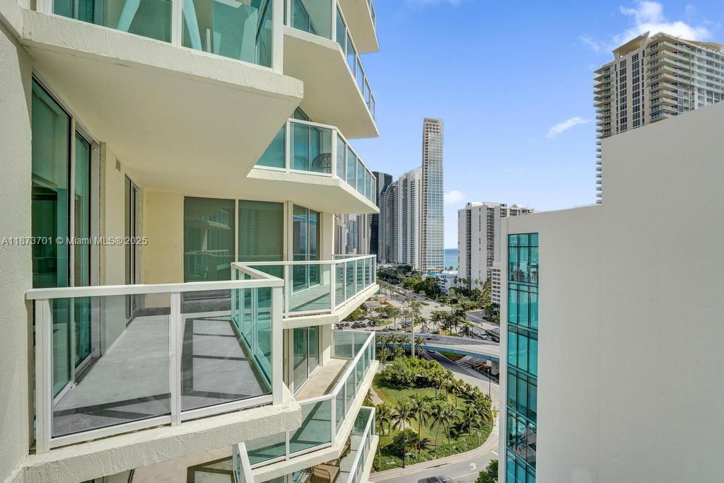 150 Sunny Isles Blvd # 1606 Unit: 1-1606