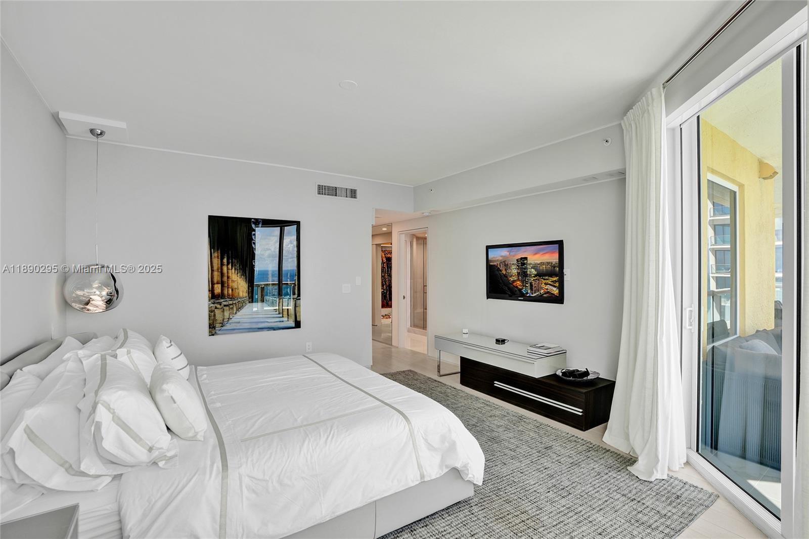 17875 Collins Ave # 3101