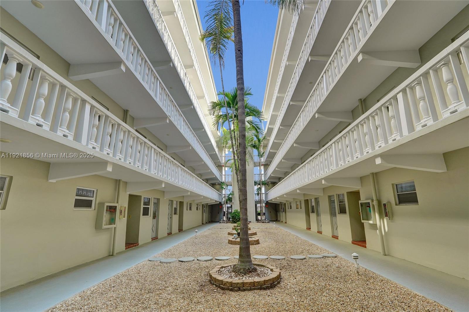 330 SE 2nd St # 404E