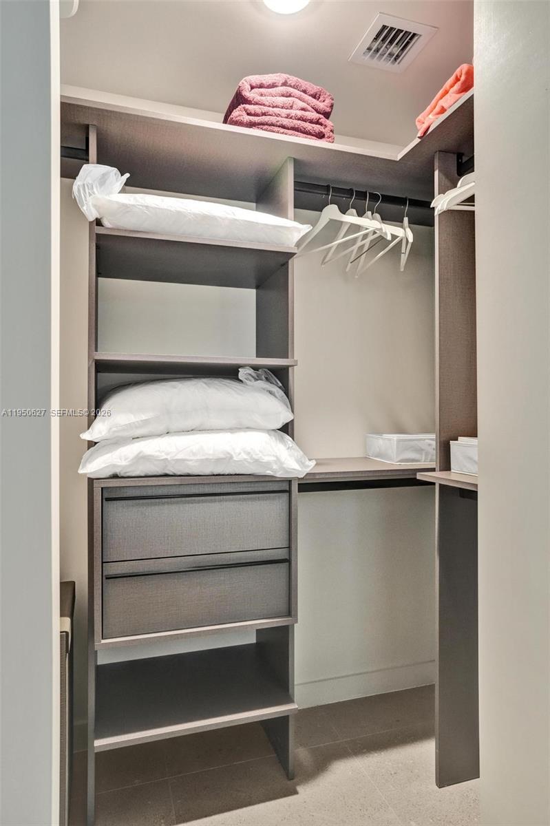 6 Street NE 11 # 712