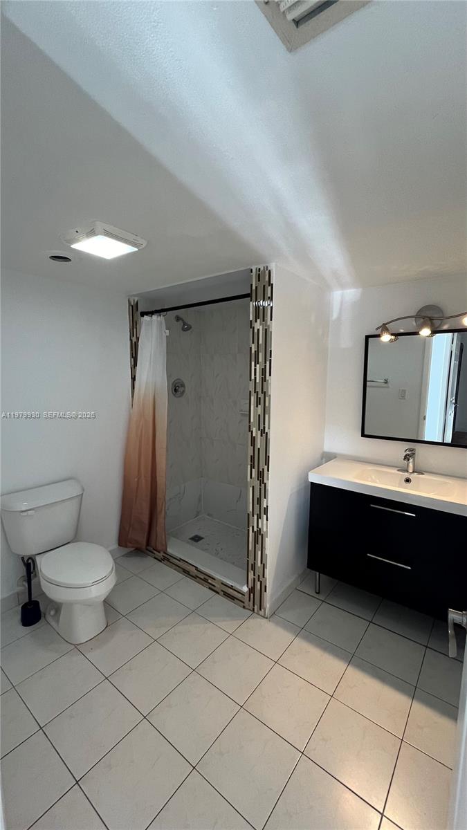 17500 N Bay Rd # S403