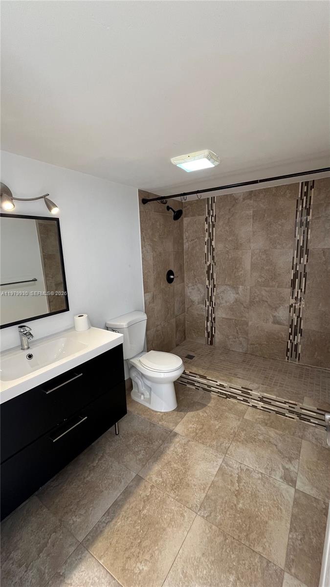 17500 N Bay Rd # S403