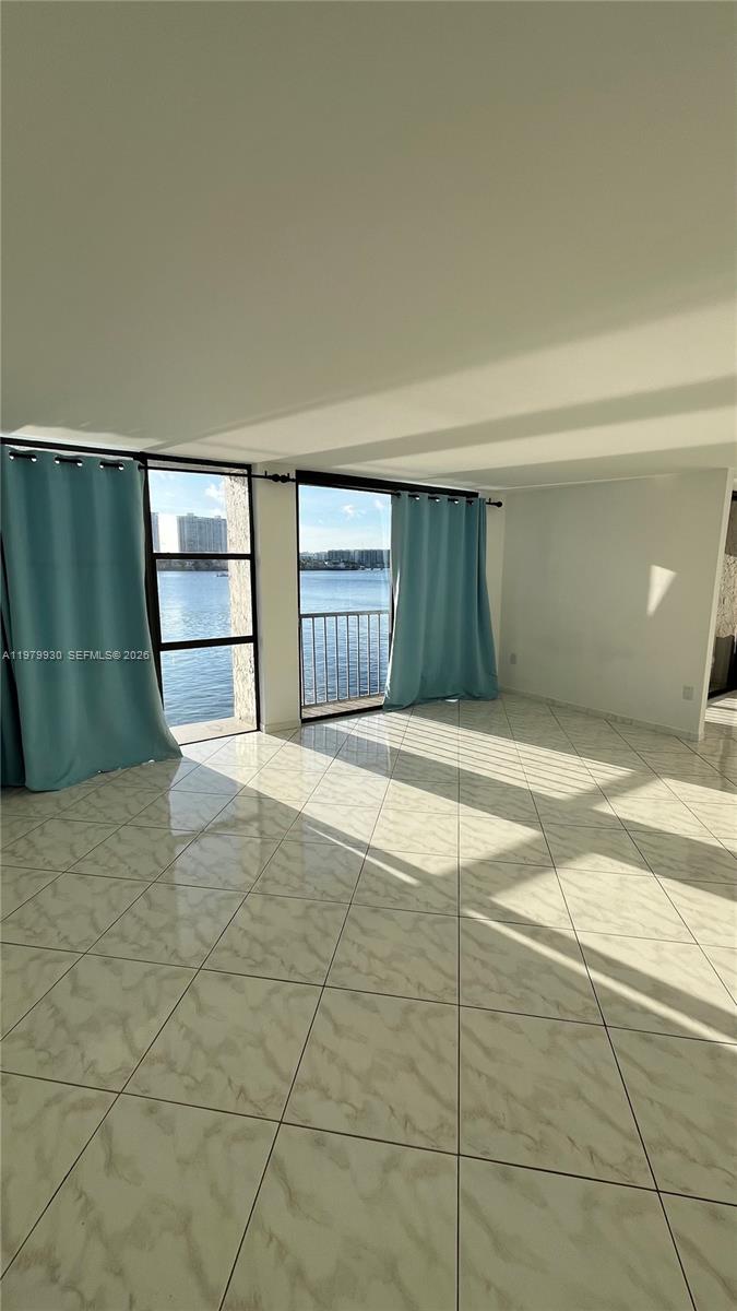 17500 N Bay Rd # S403