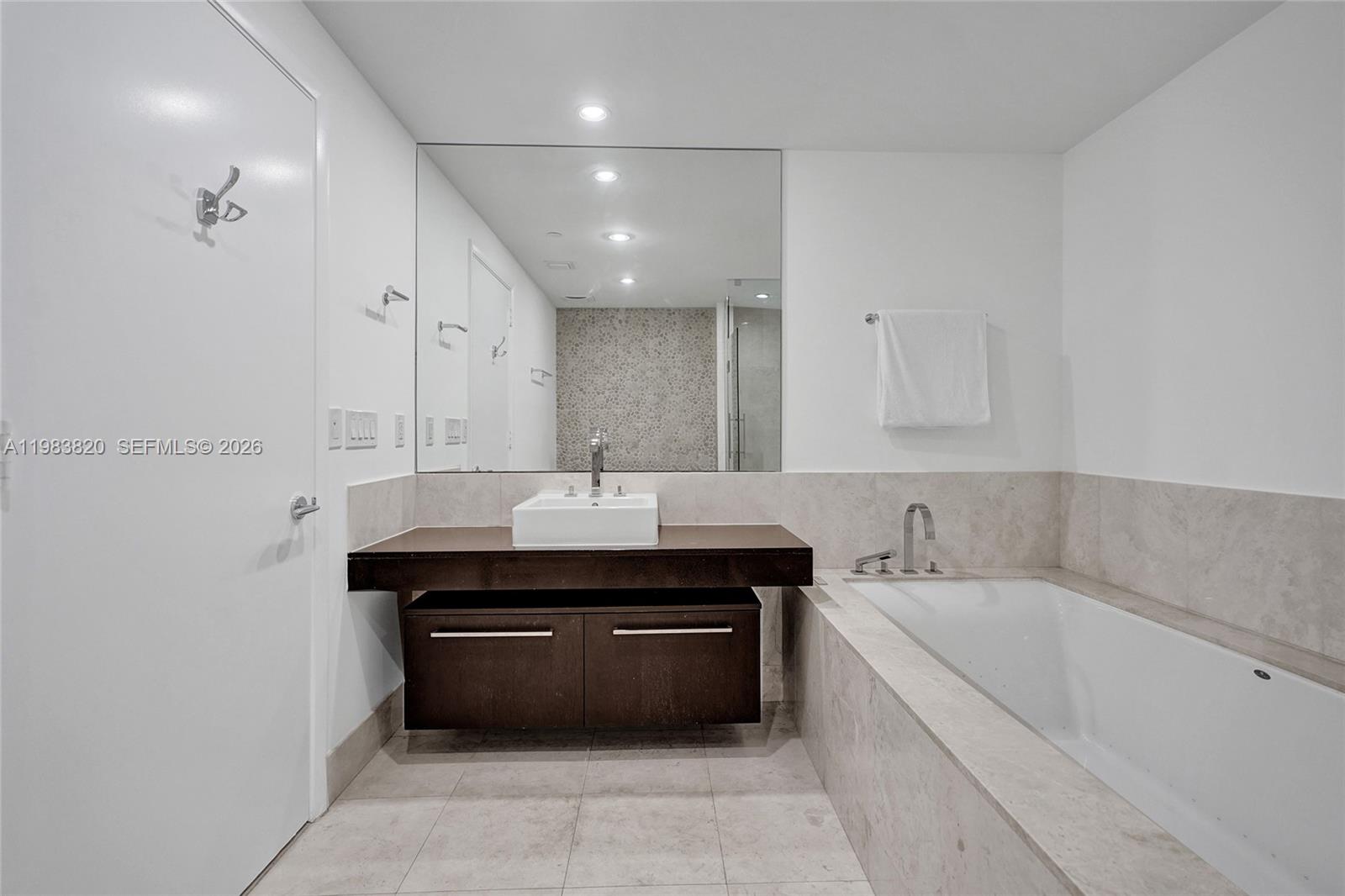 17121 Collins Ave # 2003