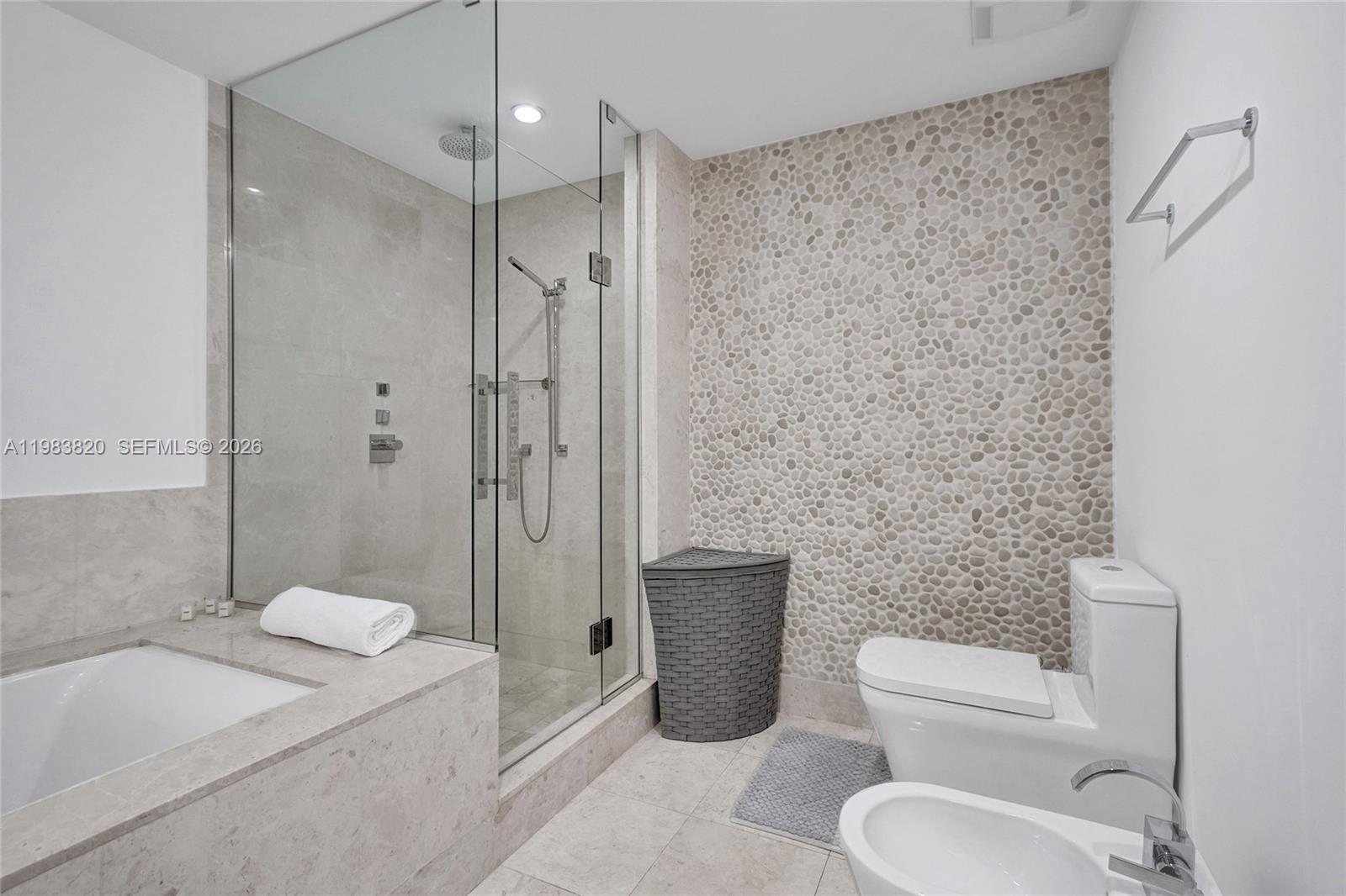 17121 Collins Ave # 2003