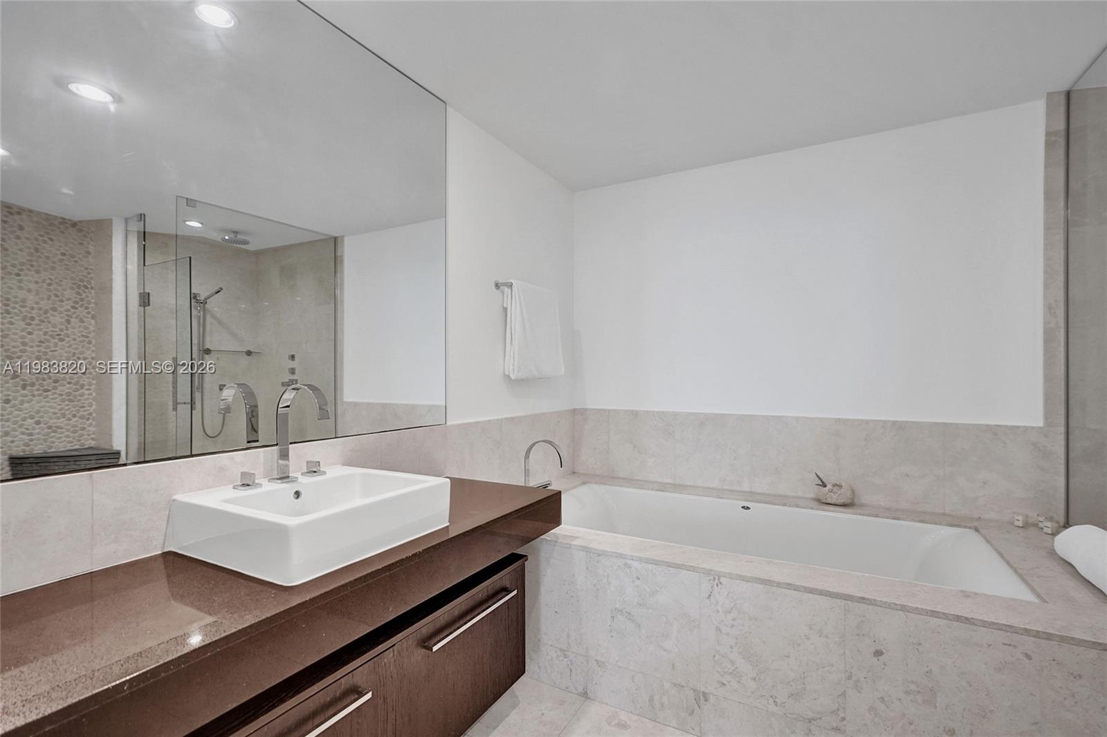 17121 Collins Ave # 2003