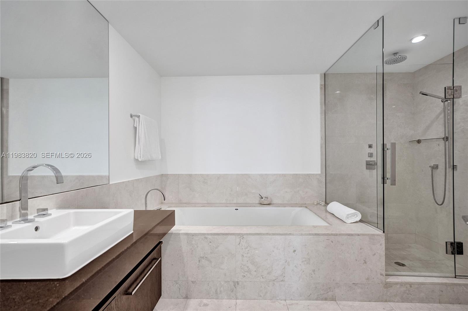 17121 Collins Ave # 2003