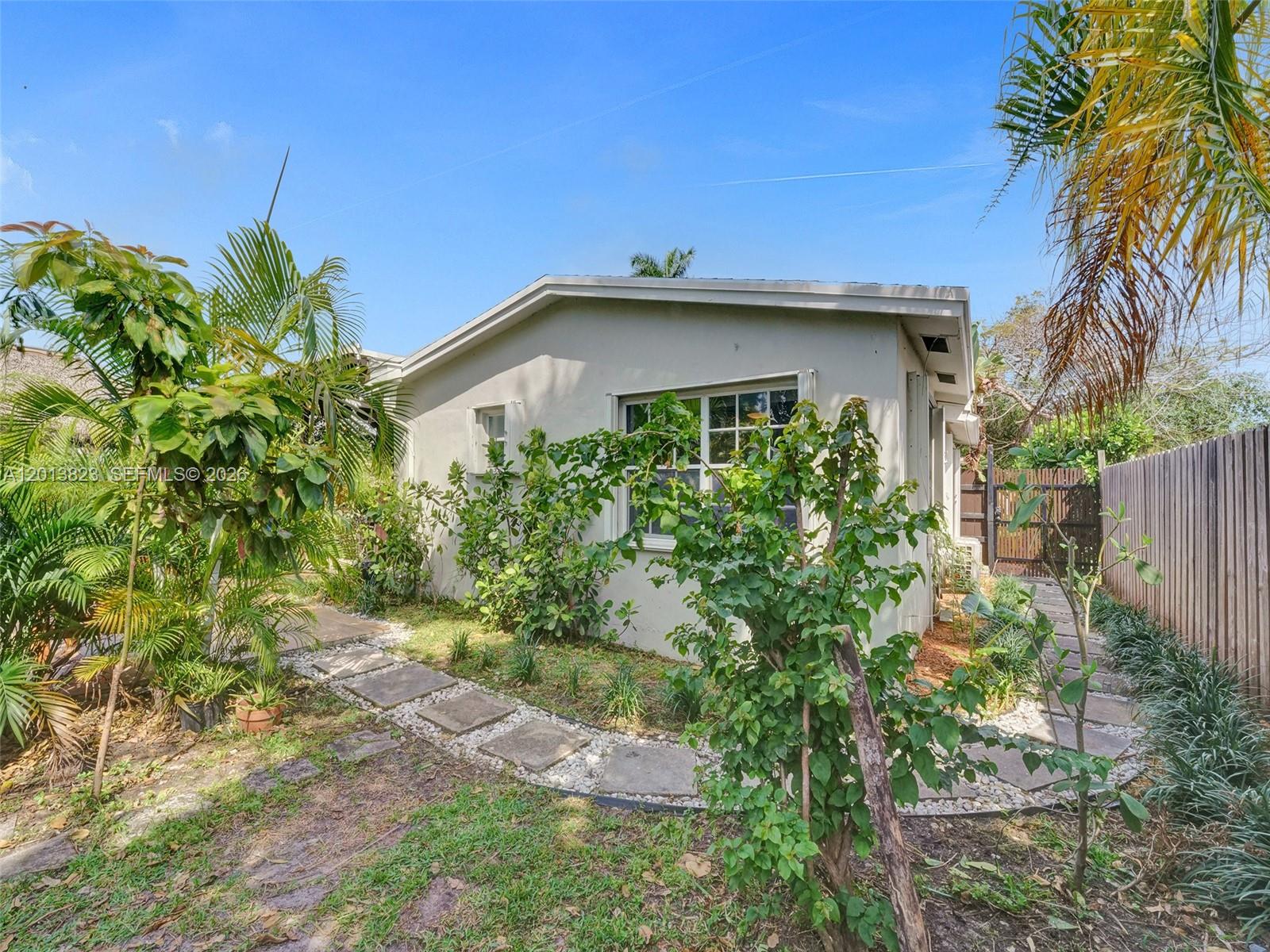 918 NE 4th Court