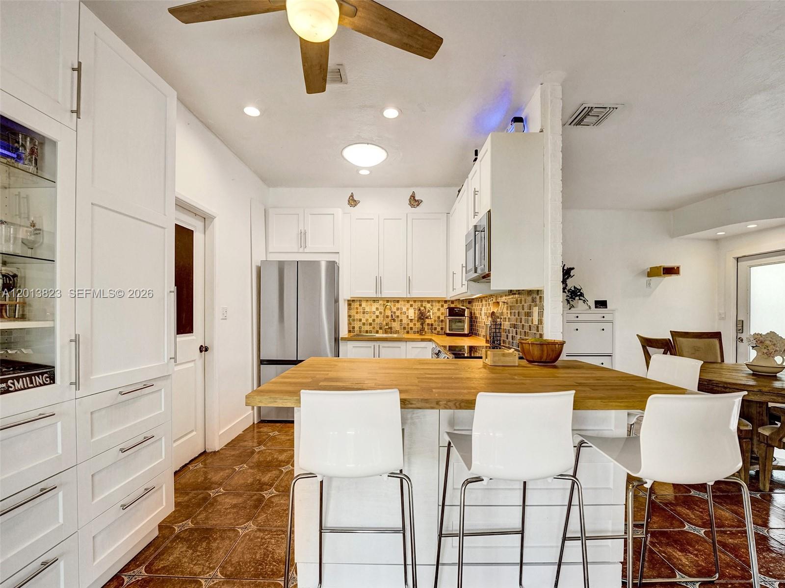 918 NE 4th Court