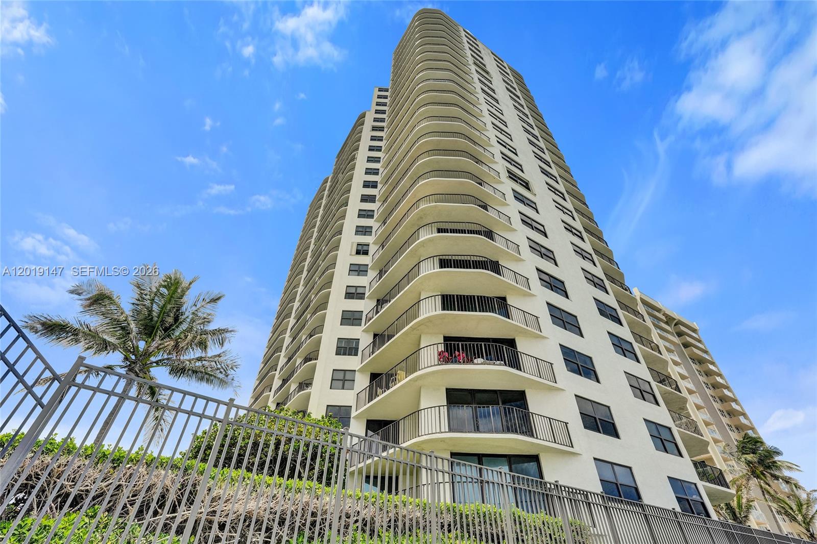 5420 N Ocean Dr # 2201