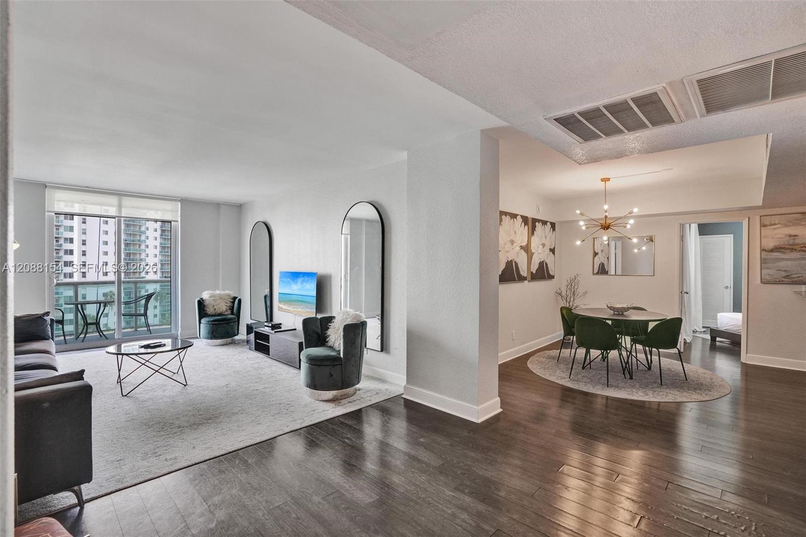 19370 Collins Ave # 816