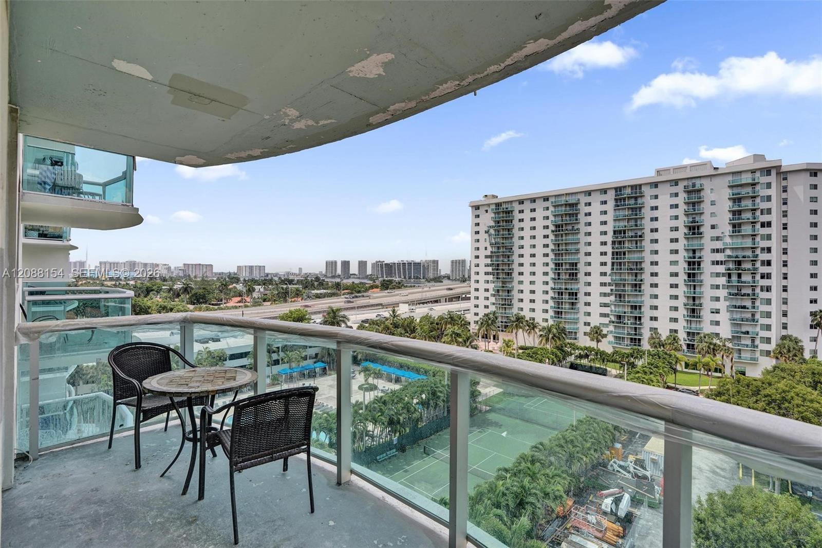 19370 Collins Ave # 816