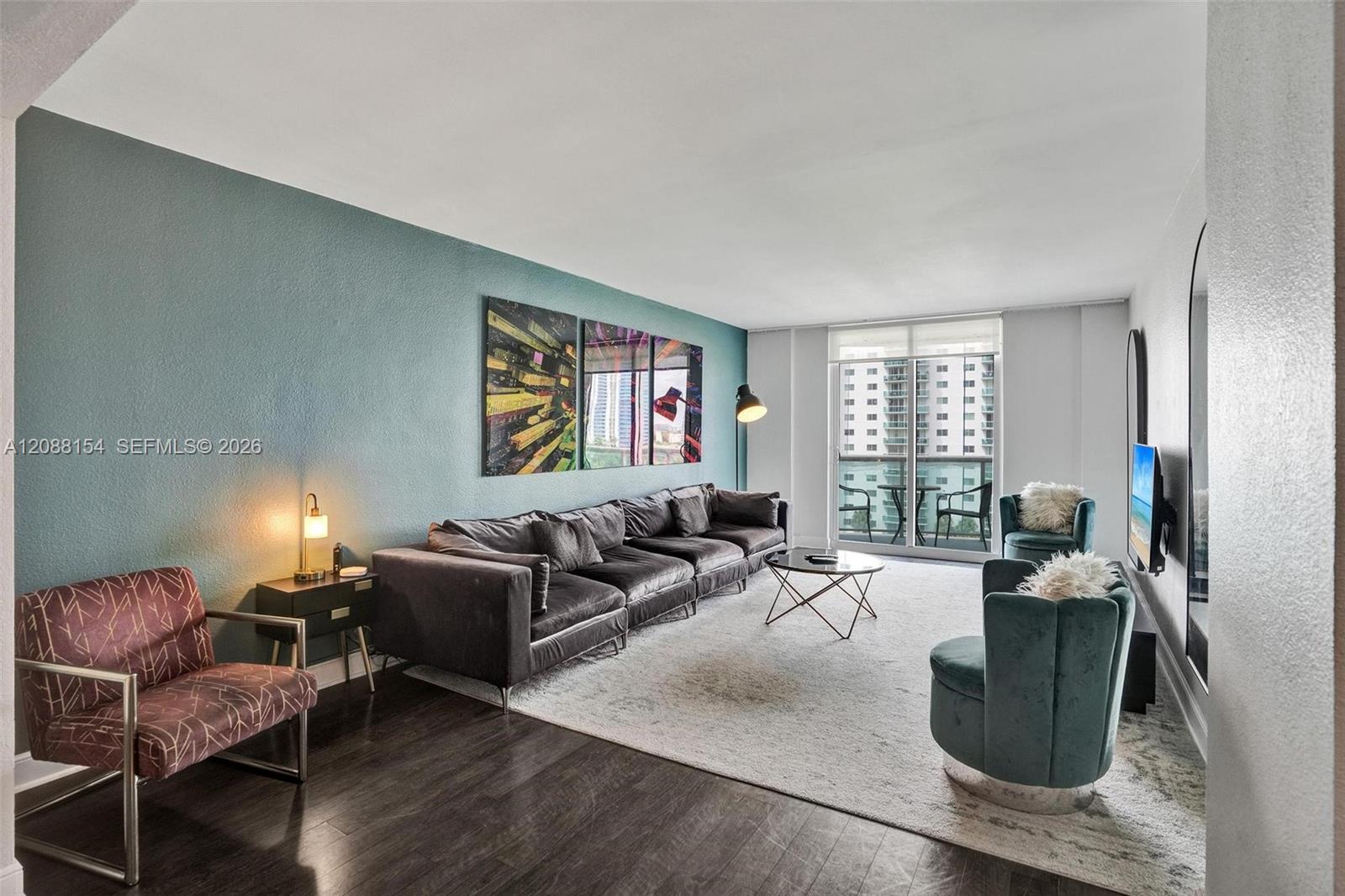 19370 Collins Ave # 816