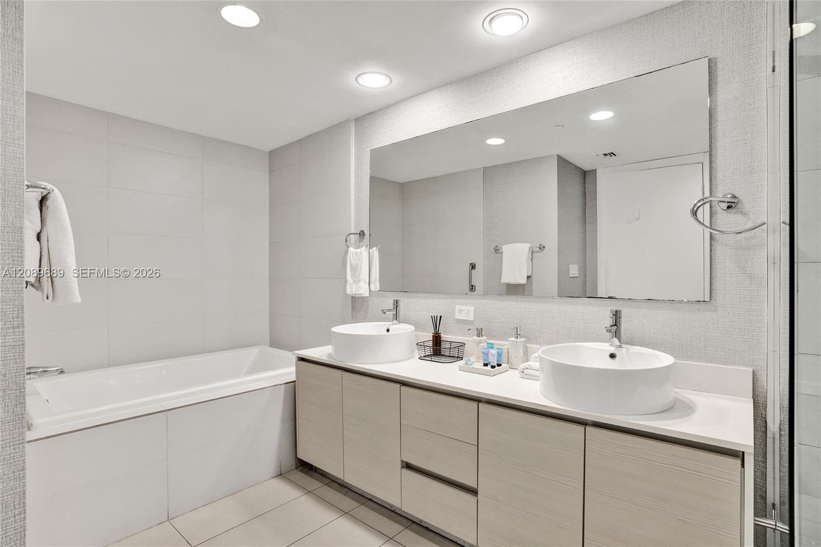 2600 E Hallandale Beach Blvd Unit: T1002