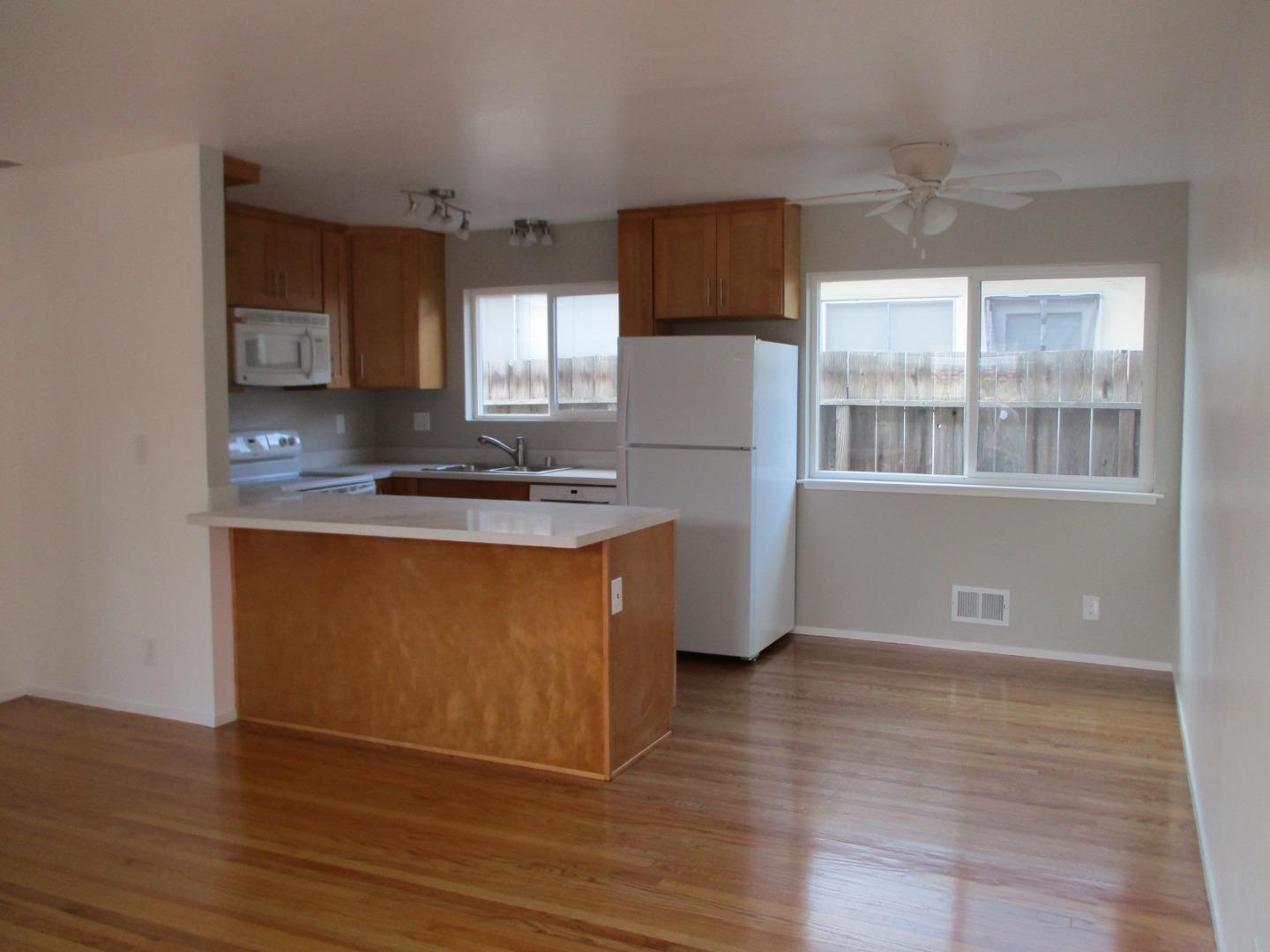 371/373 Flora Vista AVE