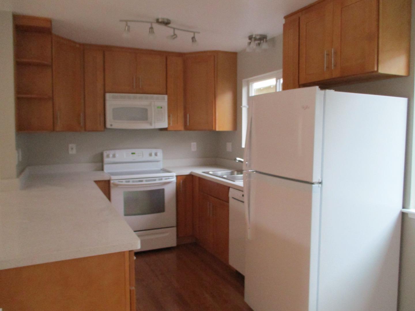 371/373 Flora Vista AVE