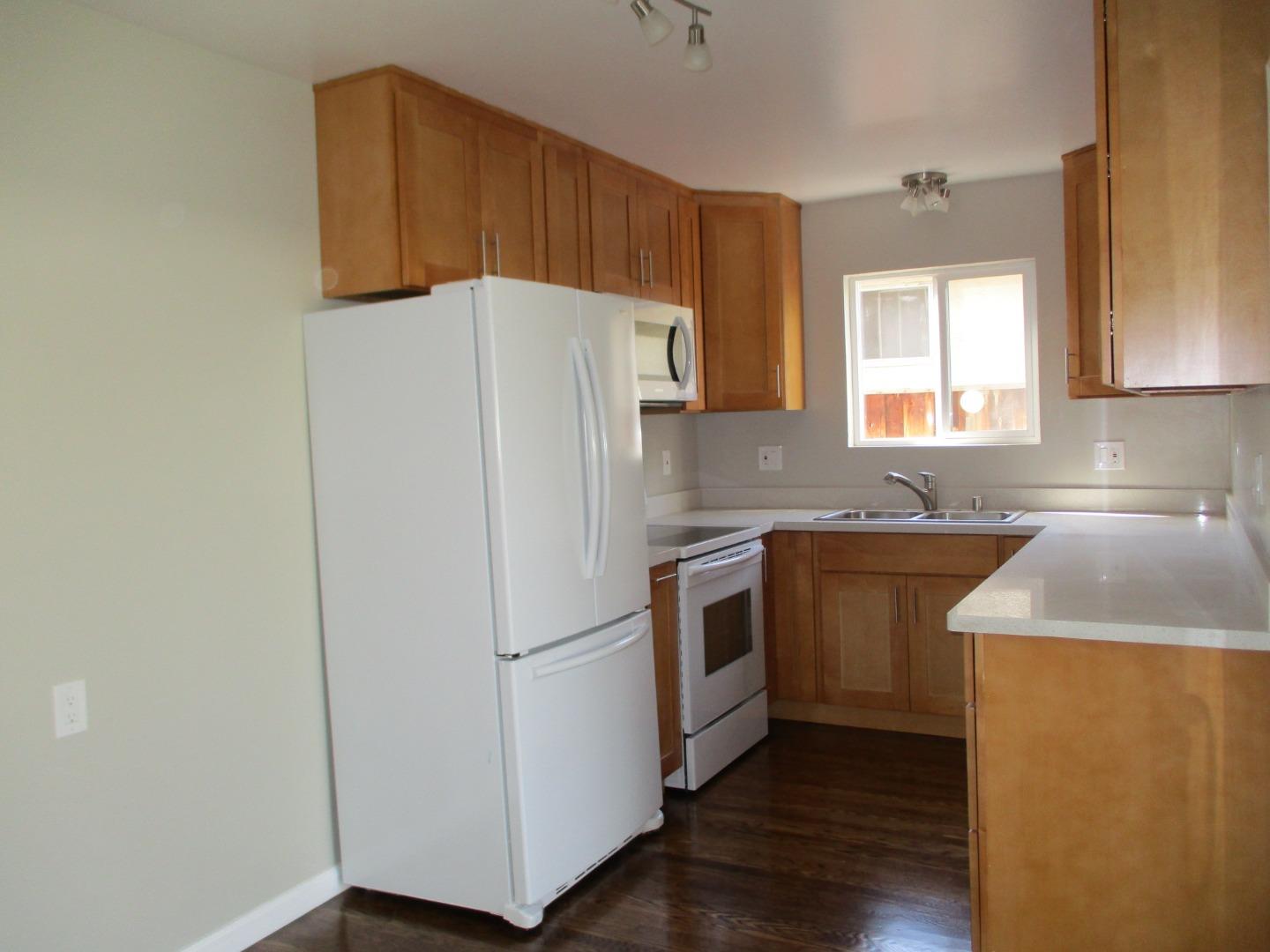 371/373 Flora Vista AVE