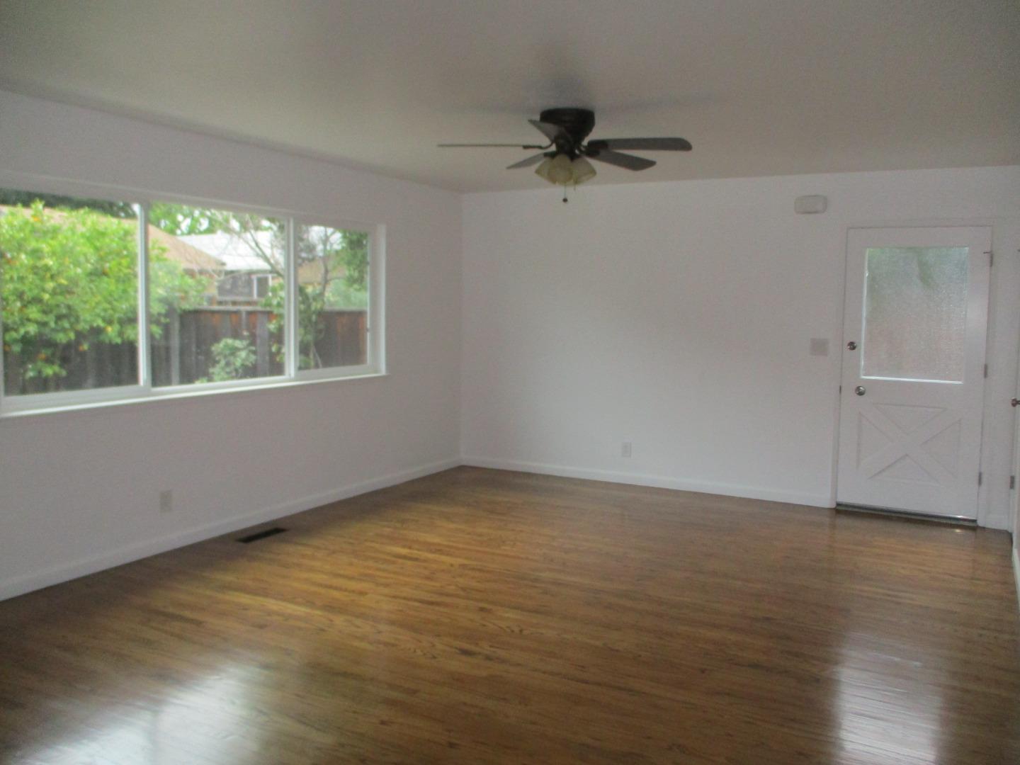 371/373 Flora Vista AVE