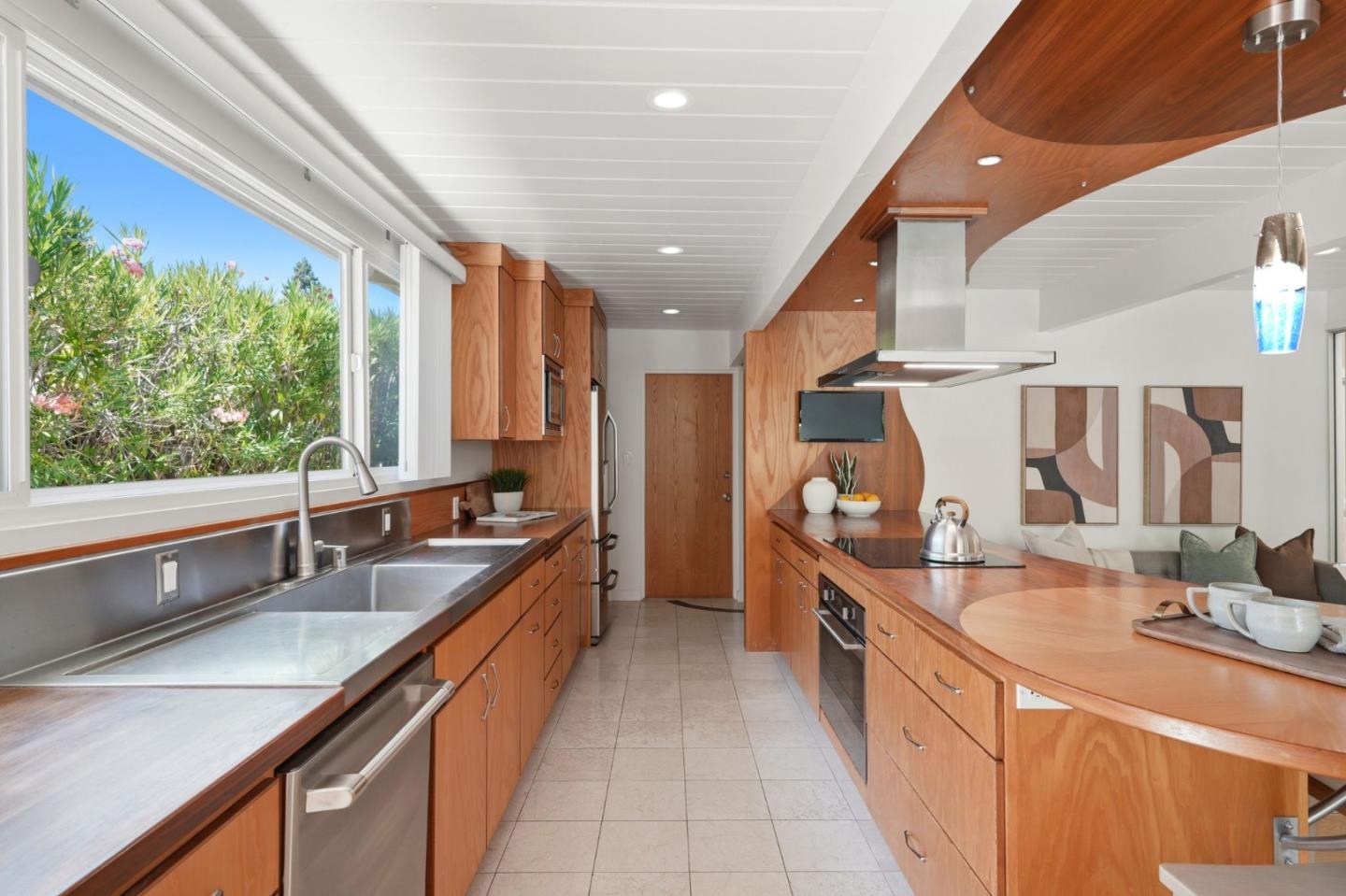 941 Eichler DR