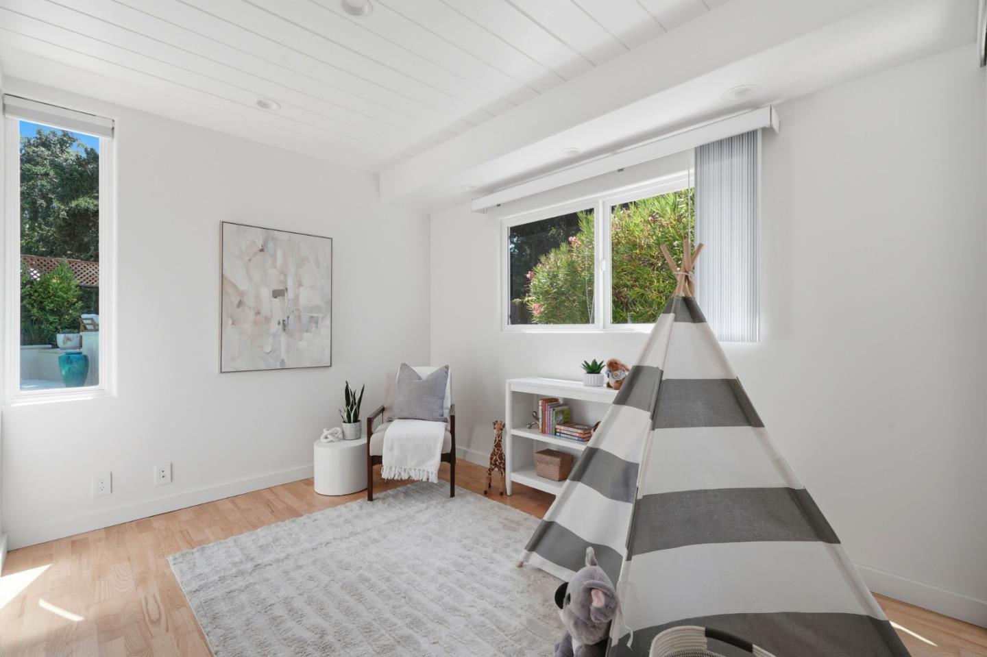 941 Eichler DR