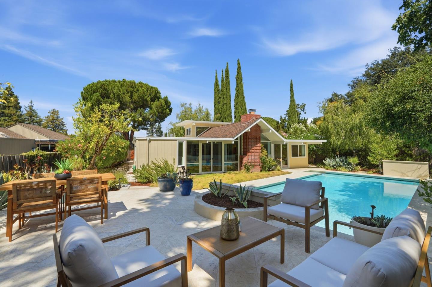 941 Eichler DR