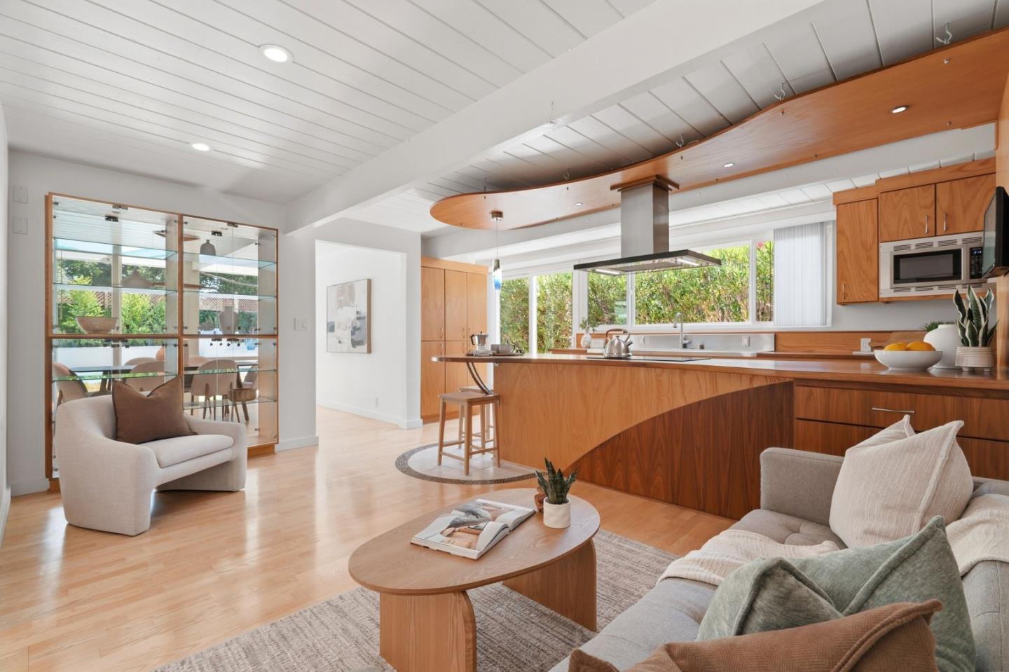941 Eichler DR