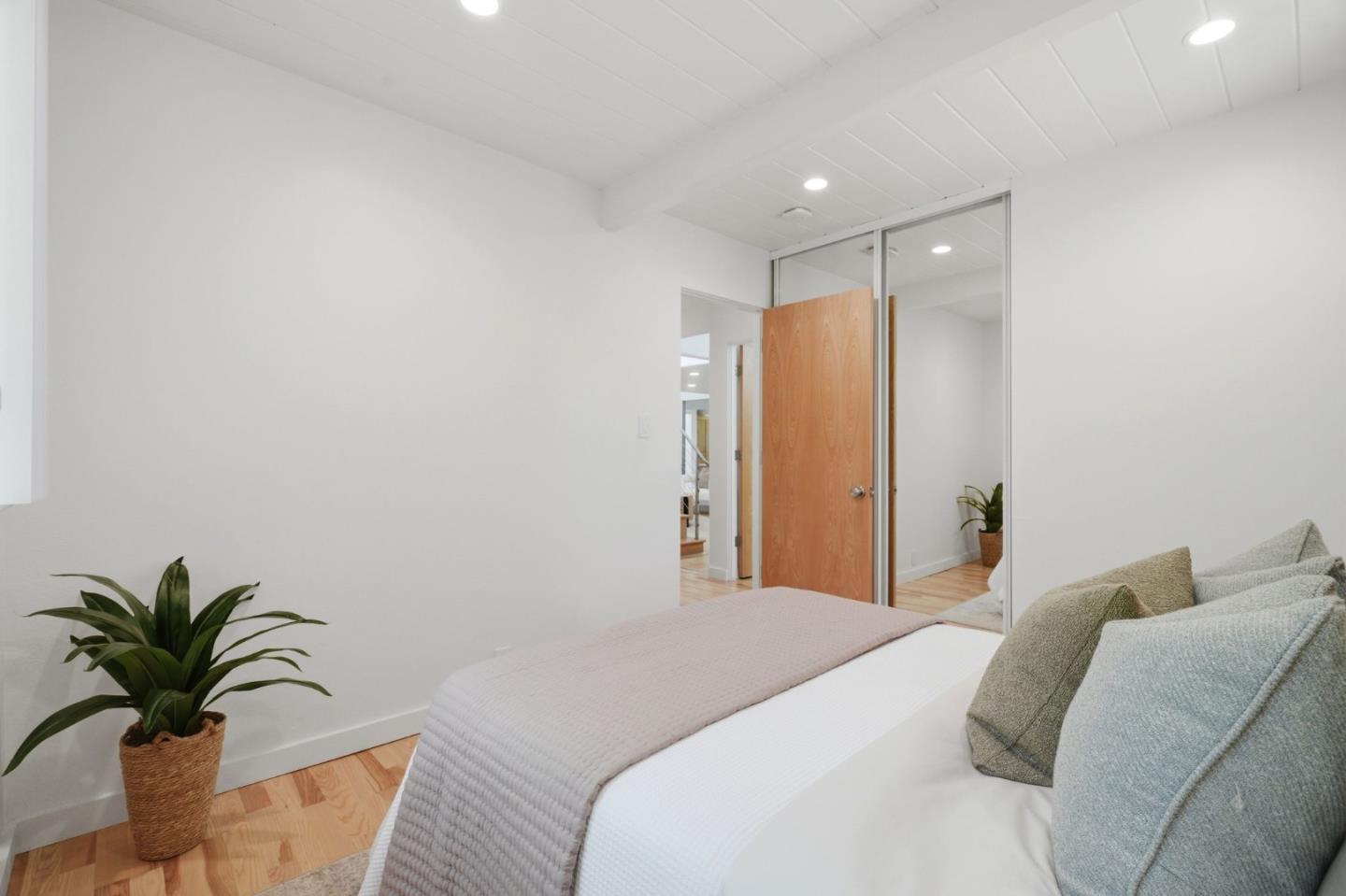 941 Eichler DR