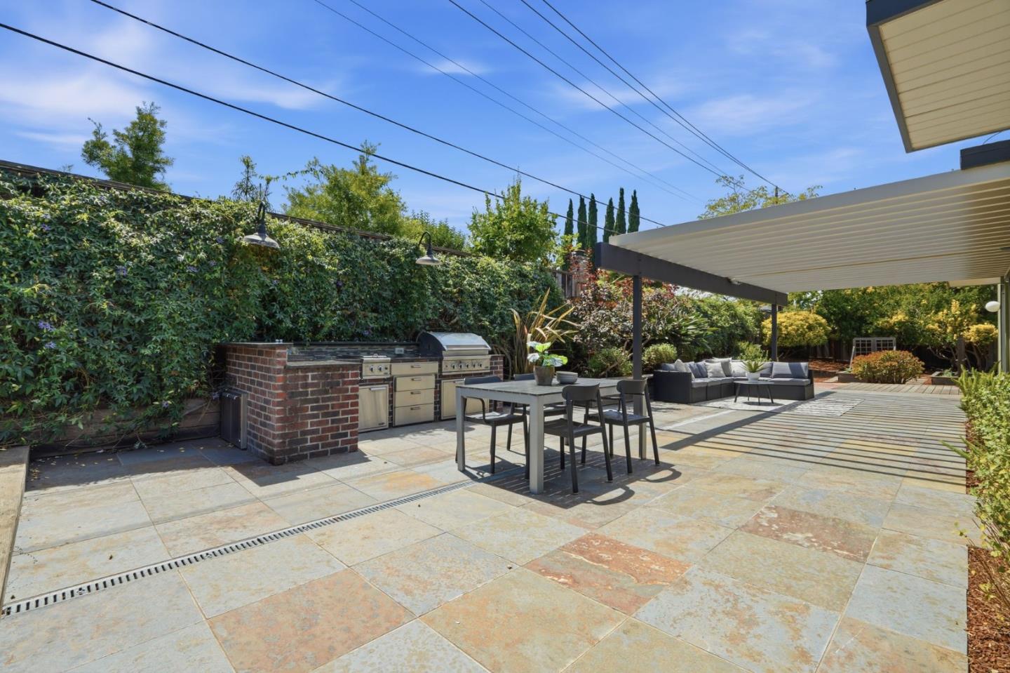 816 Lennox CT
