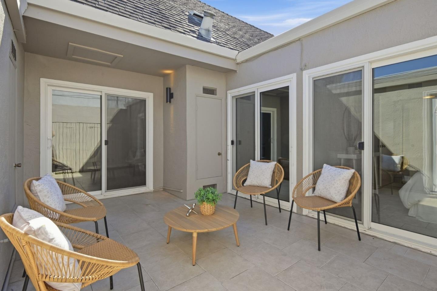 1389 Sydney DR