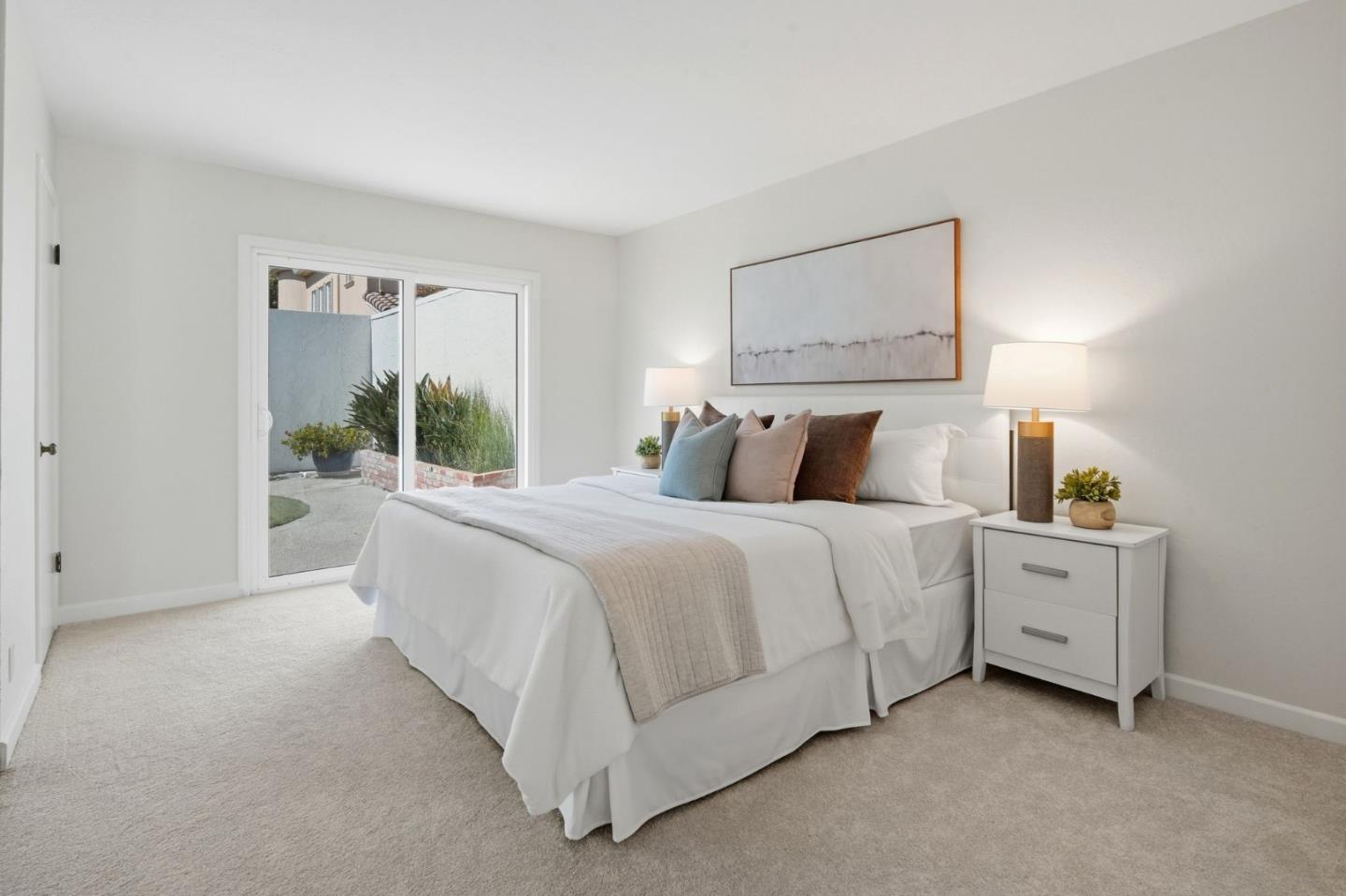 1389 Sydney DR