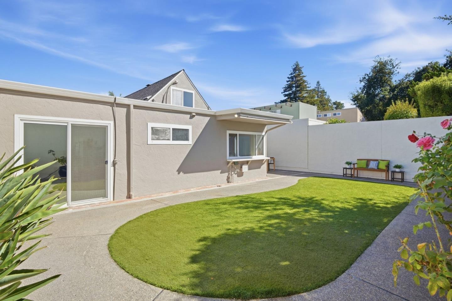 1389 Sydney DR
