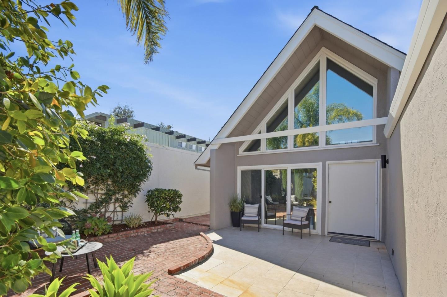 1389 Sydney DR