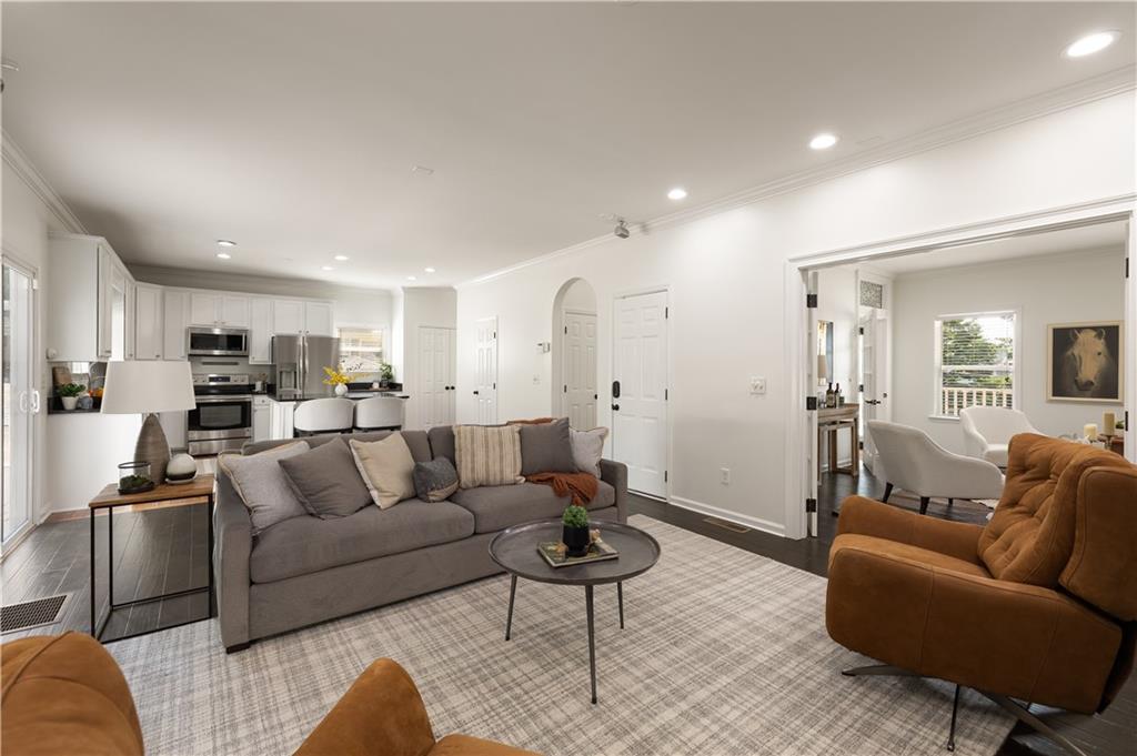 1124 Standard Drive NE
