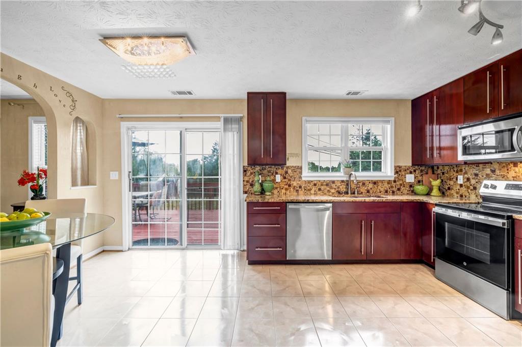 1405 Overland Crossing