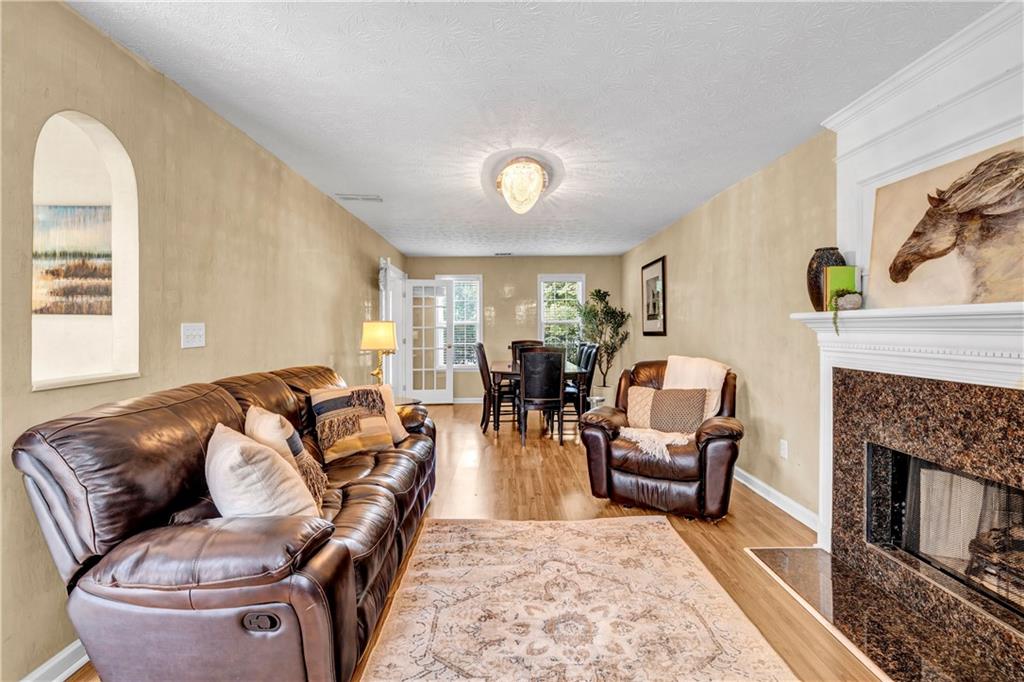 1405 Overland Crossing