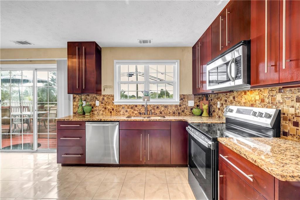 1405 Overland Crossing