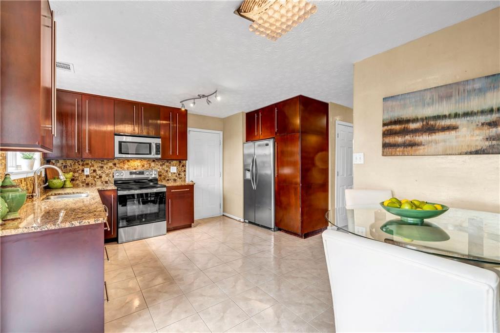 1405 Overland Crossing