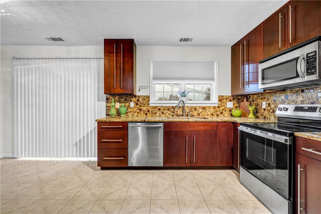 1405 Overland Crossing