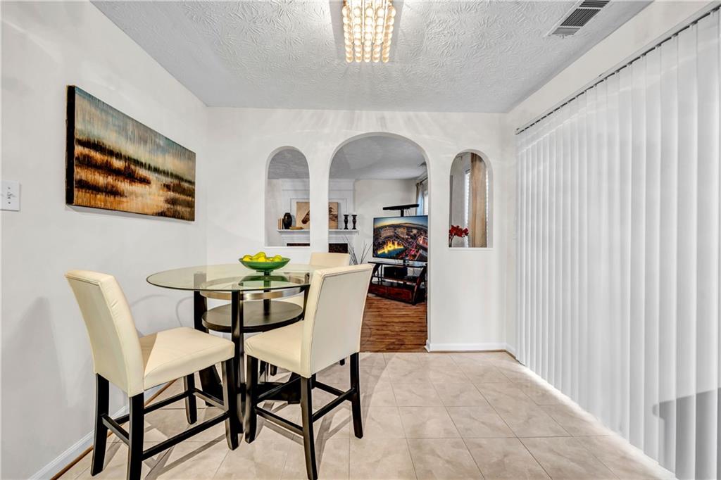 1405 Overland Crossing