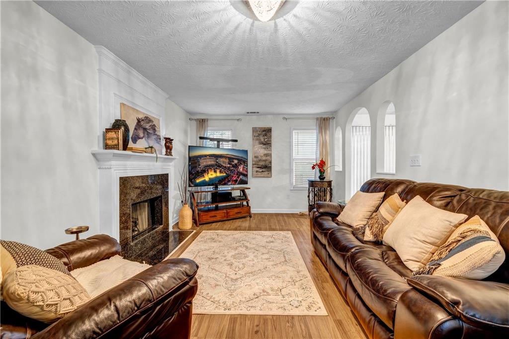 1405 Overland Crossing