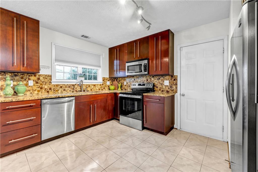 1405 Overland Crossing