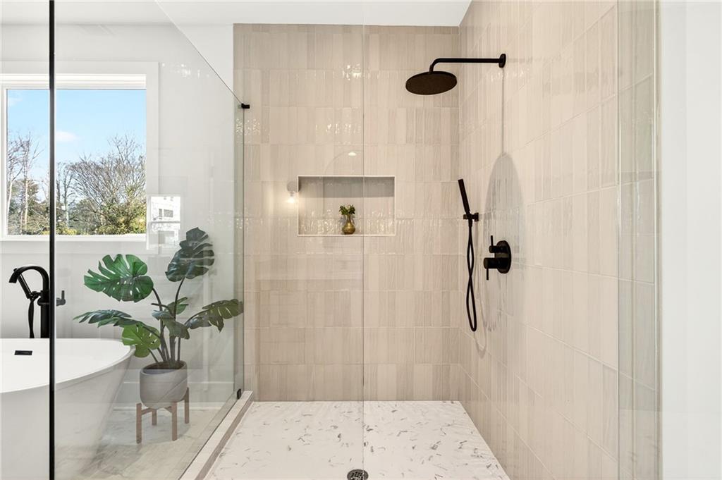 1326 Oaklawn Avenue NE