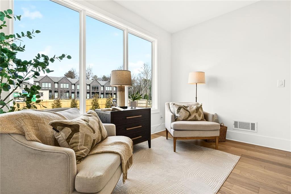 1326 Oaklawn Avenue NE